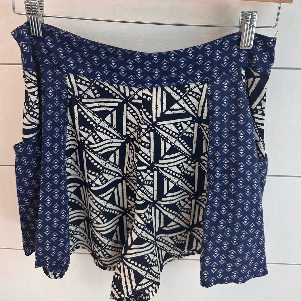 Mimi Chica Blue Flowy Batik Shorts pockets Medium